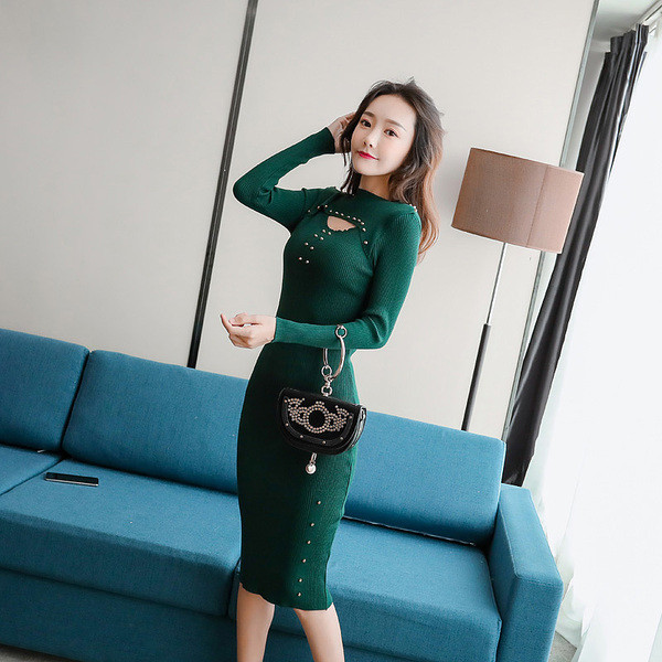 Rochie lungă tricotată cu elemente metalice de culoare verde