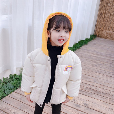 Modern gyerek téli kabát lányoknak kapucnival és színes bézs és rózsaszín rátéttel