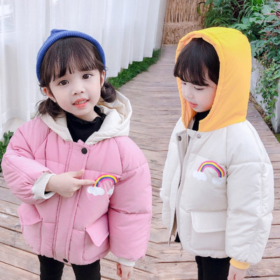 Modern gyerek téli kabát lányoknak kapucnival és színes bézs és rózsaszín rátéttel