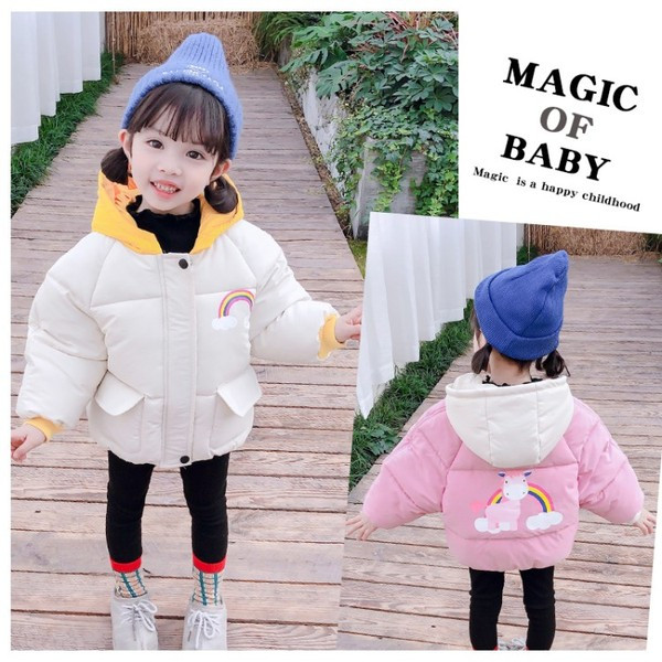 Modern gyerek téli kabát lányoknak kapucnival és színes bézs és rózsaszín rátéttel