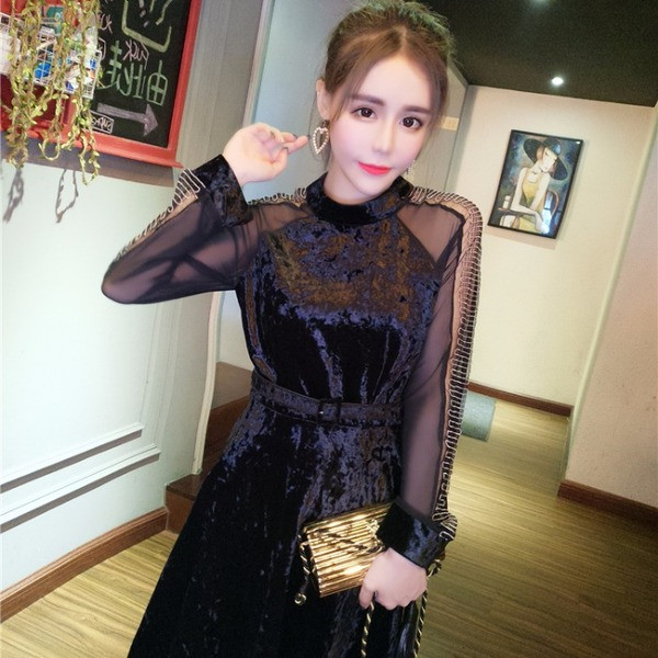 Rochie de dama eleganta din catifea cu maneci din tul