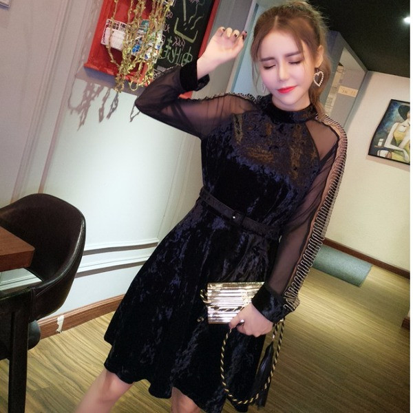 Rochie de dama eleganta din catifea cu maneci din tul