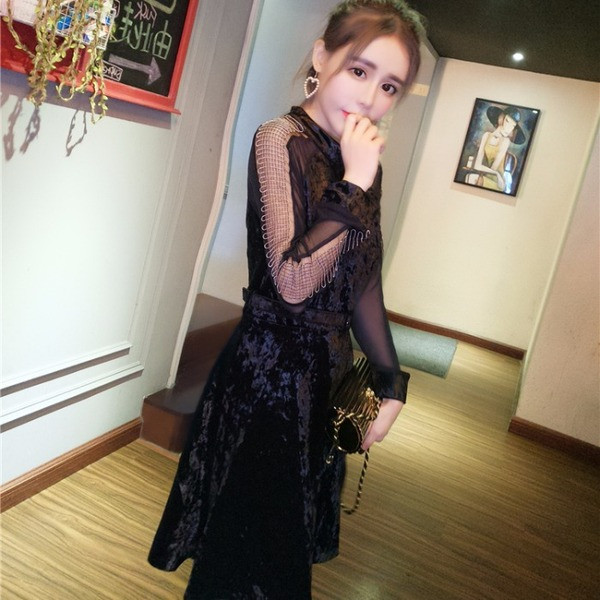 Rochie de dama eleganta din catifea cu maneci din tul