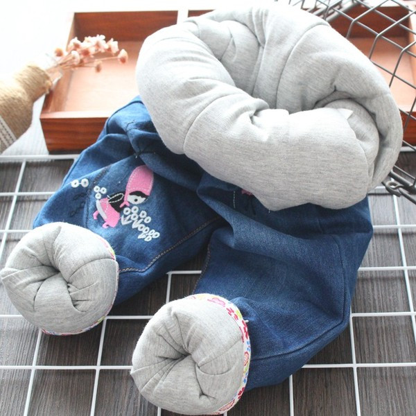 Μοντέρνα παιδικά τζιν για κορίτσια με κεντήματα σε μπλε χρώμα