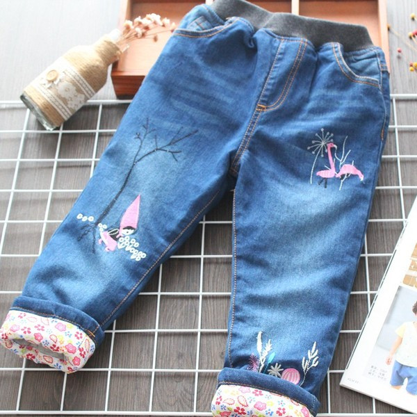 Μοντέρνα παιδικά τζιν για κορίτσια με κεντήματα σε μπλε χρώμα