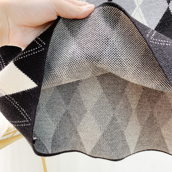 Modern női téli szoknya magas derékkal, fekete és barna színben