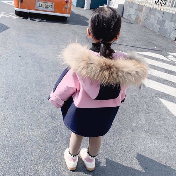 Napi gyerek téli kabát kapucnival és pehelylányoknak fehér és rózsaszín színben