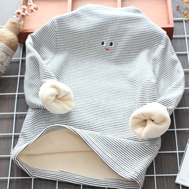 Új modell csíkos gyerekblúz pólógallérral és hímzéssel lányoknak