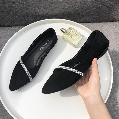 Lapos talpú női alkalmi cipő fekete és bézs öko velúr színben