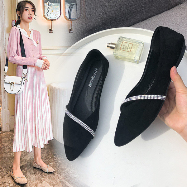 Lapos talpú női alkalmi cipő fekete és bézs öko velúr színben