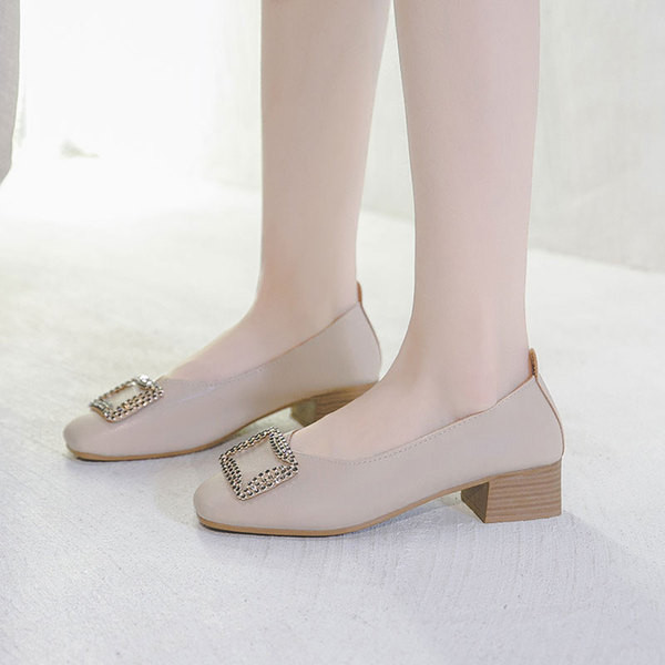 Alkalmi női cipő vastag sarkú fém elemmel több színben