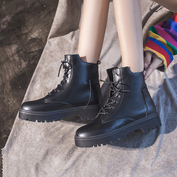 Ghete de dama moderne potrivite pentru iarna din piele ecologica