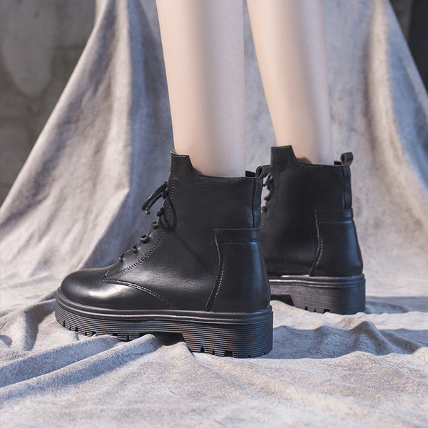 Ghete de dama moderne potrivite pentru iarna din piele ecologica