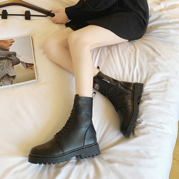 Γυναικείες έκο δερμάτινες μπότες για το χειμώνα σε μαύρο χρώμα