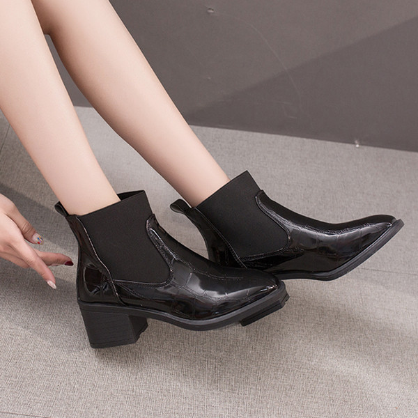 Stílusos női csizma eko bőrből, fekete színben, télre alkalmas