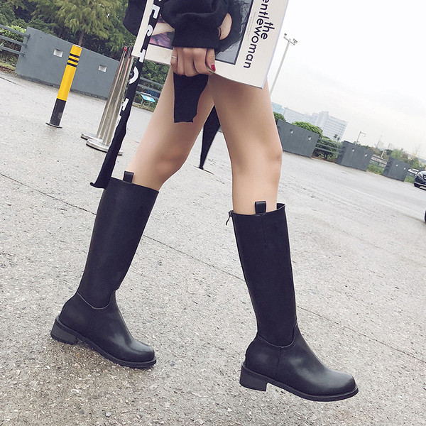 Γυναικείες μπότες χειμωνιάτικες με μαύρο χρώμα