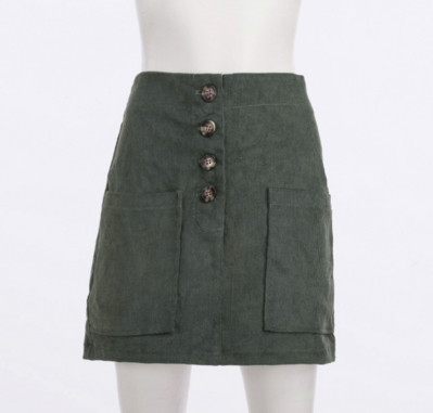 Új modell rövid női szoknya zsebekkel és gombokkal barna, bézs és zöld színben