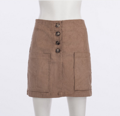 Új modell rövid női szoknya zsebekkel és gombokkal barna, bézs és zöld színben
