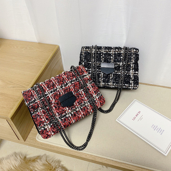 Geanta de dama eleganta lant metalic in patru culori