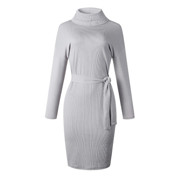 Modern női ruha magas pólógallérral és övvel szürke, kék és fekete színben