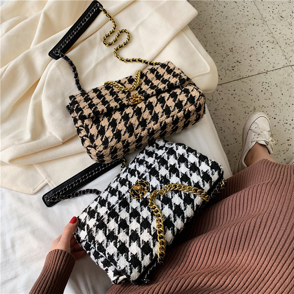 Modern női táska hosszú füllel, három színben