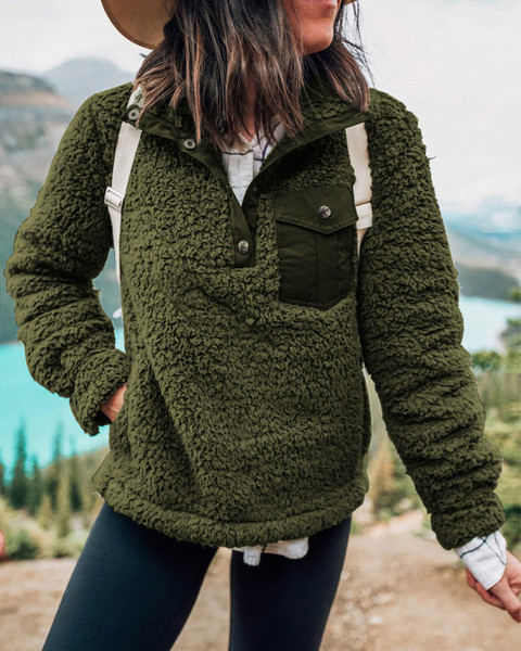 Hétköznapi női blúz új modellje zöld és barna zsebekkel