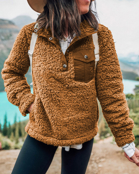 Hétköznapi női blúz új modellje zöld és barna zsebekkel