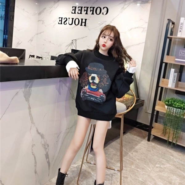 Φαρδύ πουλόβερ σε λευκό και μαύρο  χρώμα με εφαρμογή