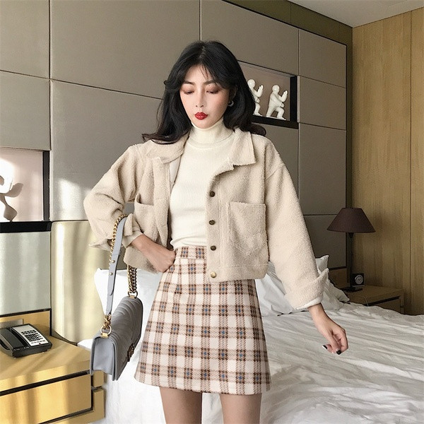 Rövid kockás alkalmi szoknya két színben