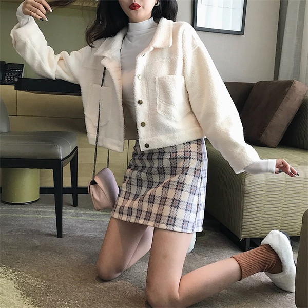 Rövid kockás alkalmi szoknya két színben