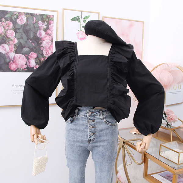 Μοντέρνα γυναικεία μπλούζα με τετράγωνο λαιμό και μακριά μανίκια σε διάφορα χρώματα