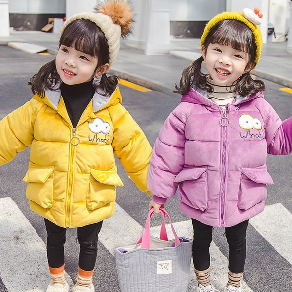 Modern gyerekkabát lányoknak kapucnival és rátéttel, három színben