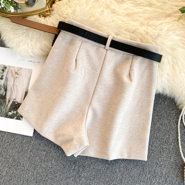 Къси зимни дамски панталони с колан в четири цвята