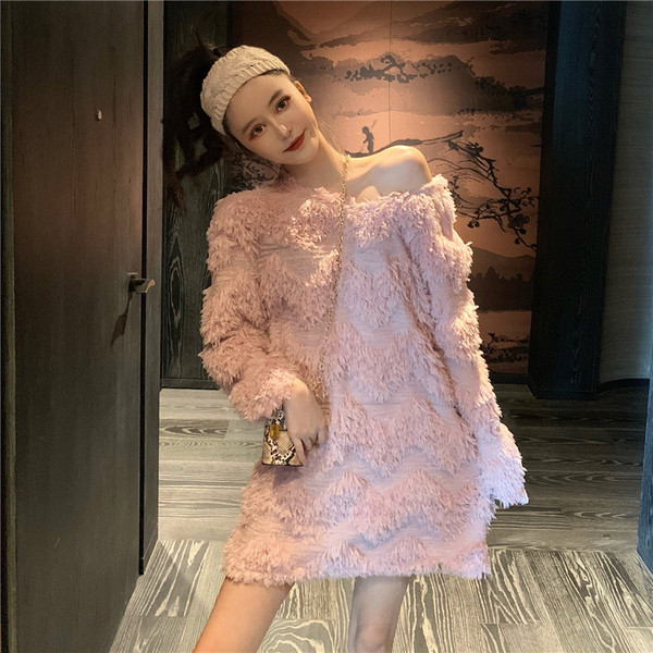 Modern női hosszú ujjú ruha fehér, rózsaszín és fekete színekben