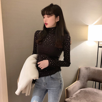 Modern női blúz magas pólógallérral, fehér és fekete színben