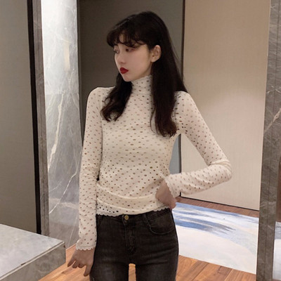 Modern női blúz magas pólógallérral, fehér és fekete színben