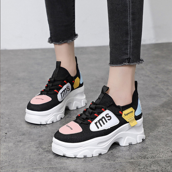 Női alkalmi tornacipő színes feliratokkal több színben