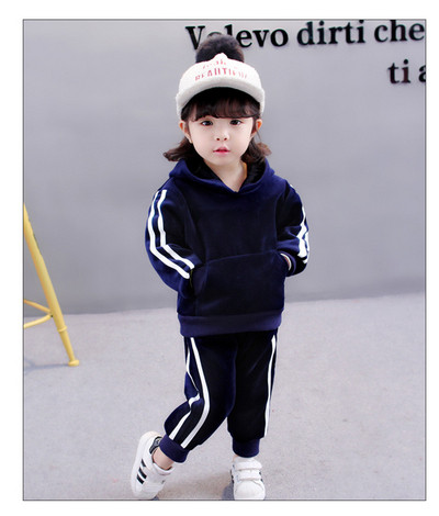 Napi gyerekkészlet lányoknak két részből áll, kék és rózsaszín színben