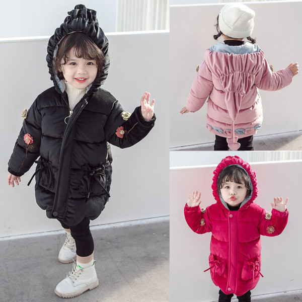 Modern, kapucnis téli kabát lányoknak piros, fekete és rózsaszín színben