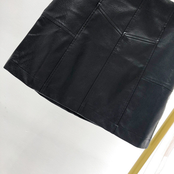 Öko bőrből készült rövid, modern szoknya magas derékkal, fekete színben