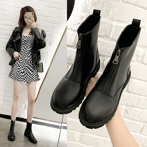 Őszi-téli női bőrcsizma cipzárral fekete színben