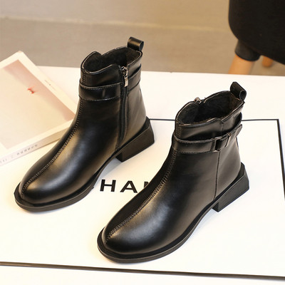 Női csizma fekete színben, öko bőrből