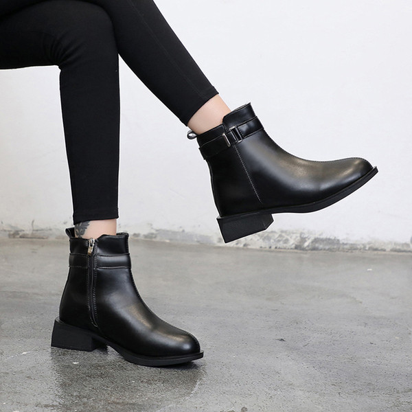 Női csizma fekete színben, öko bőrből