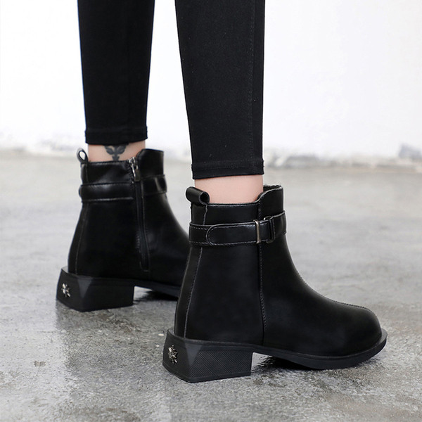 Női csizma fekete színben, öko bőrből