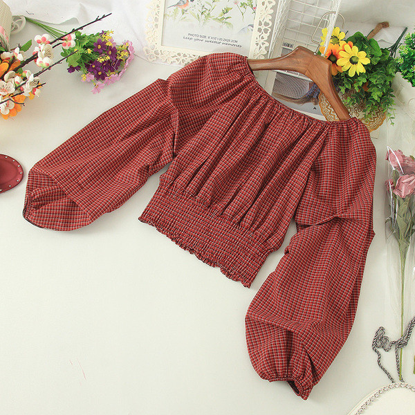 Bluză de damă modernă în carouri cu umerii goi și mâneci largi în mai multe culori