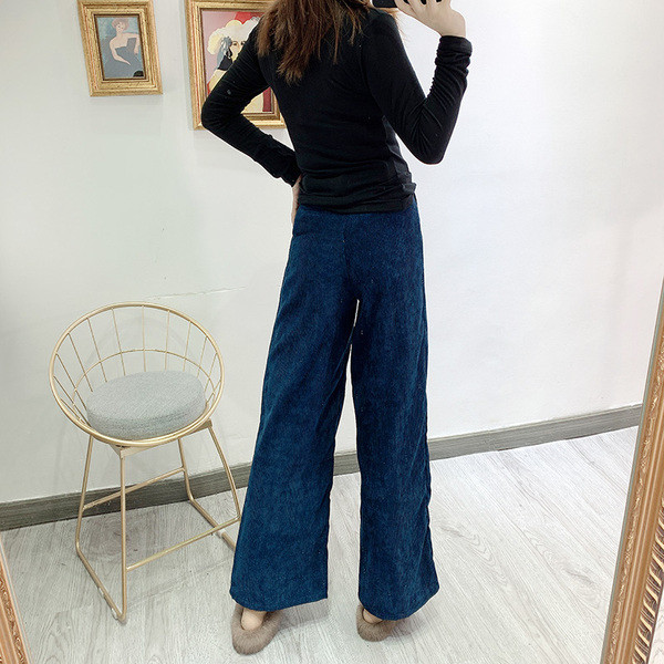 Καθημετινό φαρδιά παντελόνι σε μπλε χρώμα