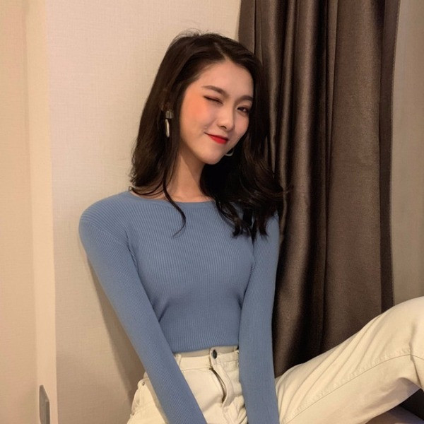 Γυναικεία casual μπλούζα με ωοειδές λαιμόκοψη και κουμπιά σε τρία χρώματα