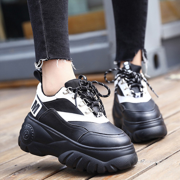 Modern női tornacipő magas talppal több színben