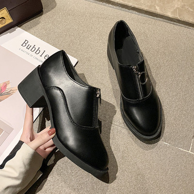 Női bőrcipő cipzárral és vastag sarokkal, két színben