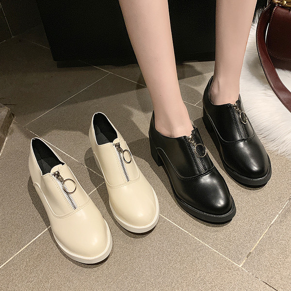 Női bőrcipő cipzárral és vastag sarokkal, két színben